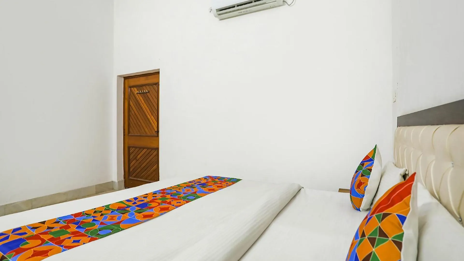 Fabexpress Prashansa Palace فاراناسي