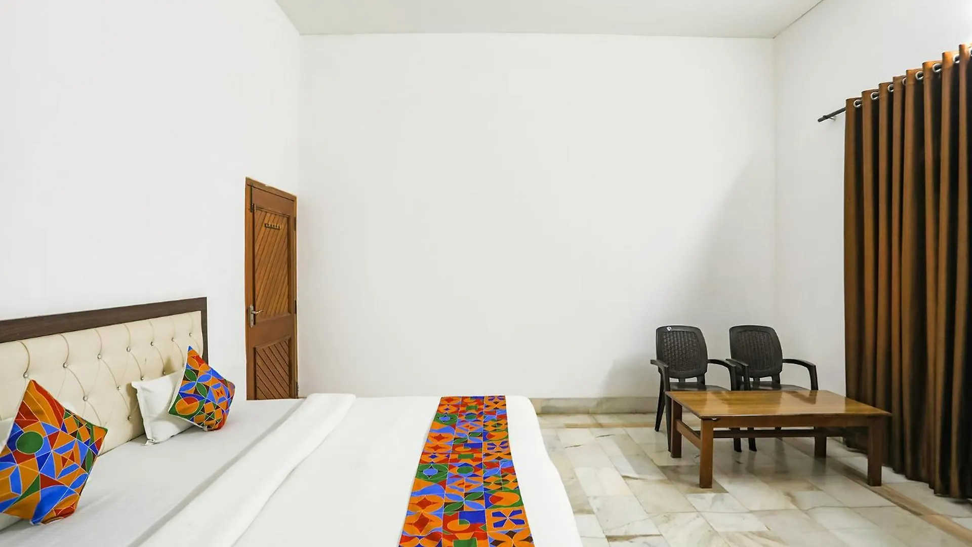 Fabexpress Prashansa Palace فاراناسي